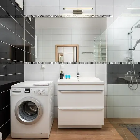 شقة Royal Wilanow With Garden By Bookinghost